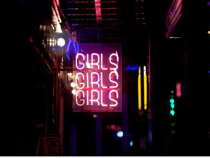 girly bar in pattaya - beer bar pattaya